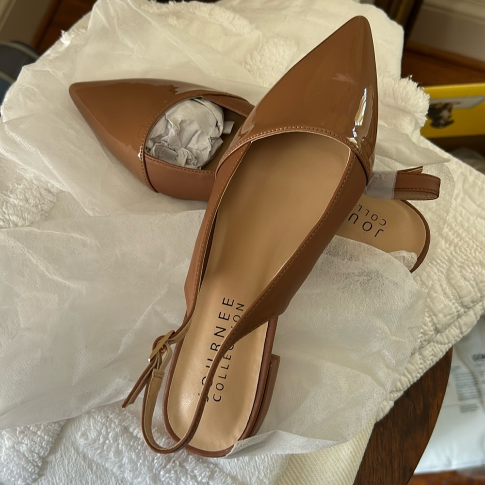 Journee Collection flats (7.5)